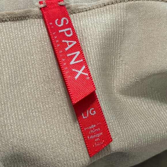 Spanx LARGE Nude Shaping Mid Thigh Short - Picture 5 of 7